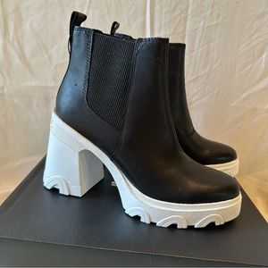 Sorel brex heel chelsea boots